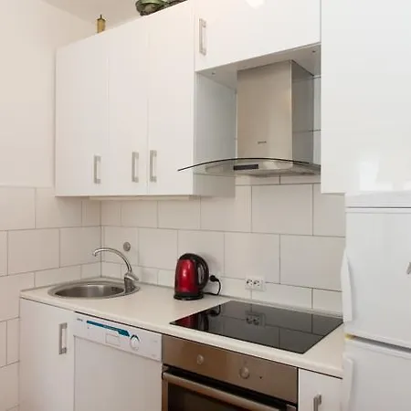Gloria Apartment