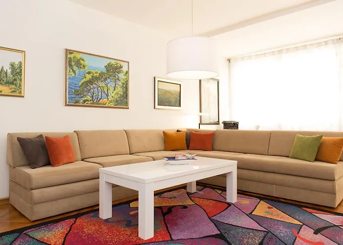 Gloria Διαμέρισμα *