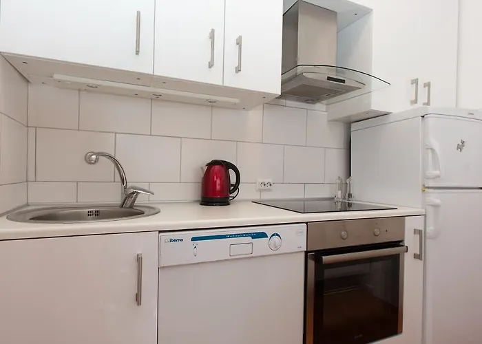 Gloria Διαμέρισμα *