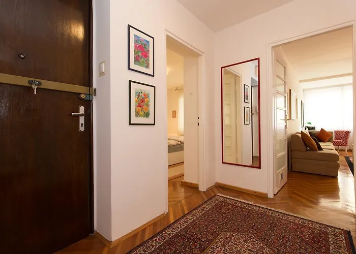 Gloria Διαμέρισμα *